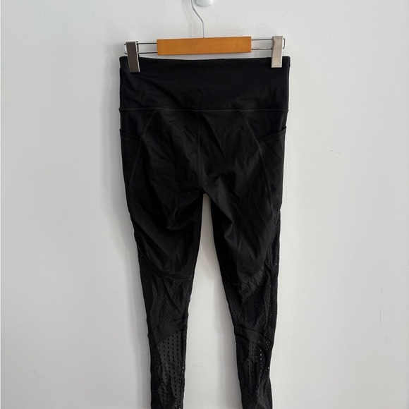 Victoria Secret Sport Black Mesh Panel Leggings - Picture 3 of 4